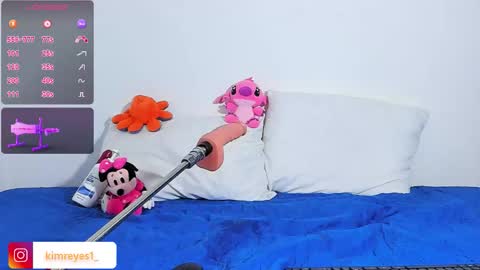 Snapshot of kimreyes1 chatting on 09.30.25 Kim online show from 09.30.25