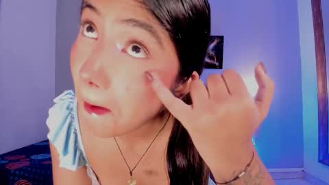 Snapshot of kimtayloor chatting on 11.29.25 Kim online show from 11.29.25