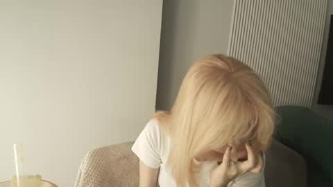Snapshot of kimy_jina chatting on 06.10.26 Kimi online show from 06.10.26