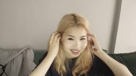 Snapshot of kimy_jina chatting on 06.23.26 Kimi online show from 06.23.26