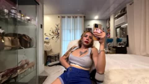 Snapshot of kimzy_evanz_xxx chatting on 05.27.26 Eviana online show from 05.27.26