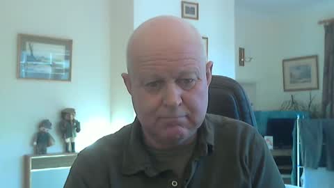 Snapshot of kindahairy4u chatting on 12.29.24 kindahairy4u online show from 12.29.24