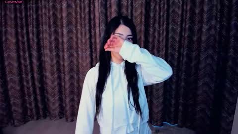 Megan online show from 11.11.25