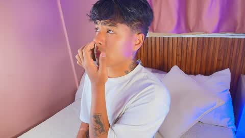 Snapshot of king_azahell chatting on 03.31.26 king help me reach 100 likes online show from 03.31.26