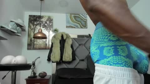 HOT MEN BLACK online show from 12.28.24