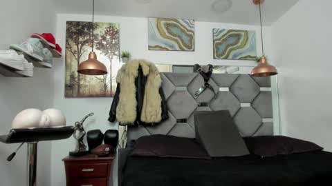 HOT MEN BLACK online show from 01.27.25