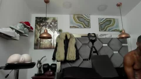 HOT MEN BLACK online show from 01.28.25