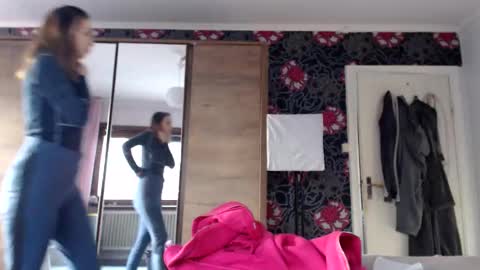 sexysexyhotwetpinkredpussy online show from 05.08.26