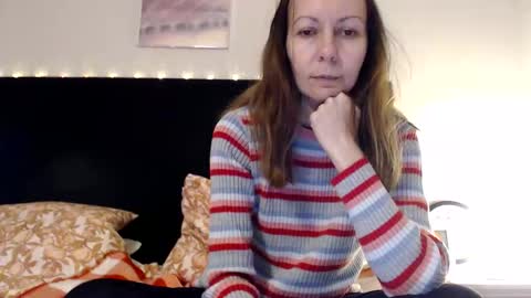 Snapshot of kingandprincess chatting on 05.18.26 sexysexyhotwetpinkredpussy online show from 05.18.26