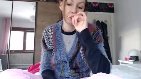 Snapshot of kingandprincess chatting on 06.03.26 sexysexyhotwetpinkredpussy online show from 06.03.26