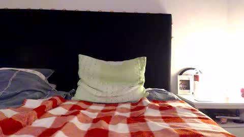 Snapshot of kingandprincess chatting on 06.06.26 sexysexyhotwetpinkredpussy online show from 06.06.26