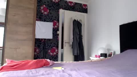Snapshot of kingandprincess chatting on 06.17.26 sexysexyhotwetpinkredpussy online show from 06.17.26