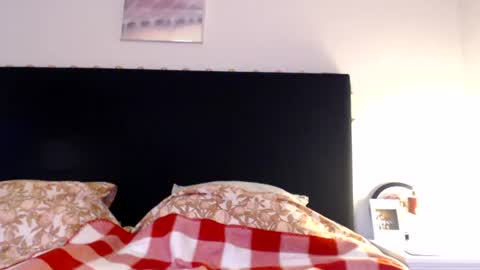 Snapshot of kingandprincess chatting on 06.21.26 sexysexyhotwetpinkredpussy online show from 06.21.26