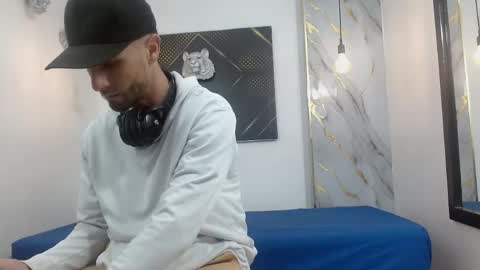 KING  online show from 04.12.26