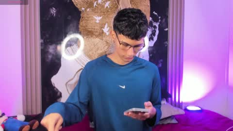  A L E X  online show from 04.28.26
