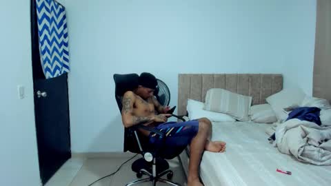 Snapshot of kings_latins chatting on 10.23.25 DOMINANT ALPHA KINGS online show from 10.23.25