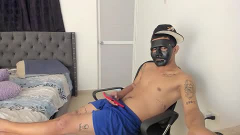 Snapshot of kings_latins chatting on 10.28.25 DOMINANT ALPHA KINGS online show from 10.28.25