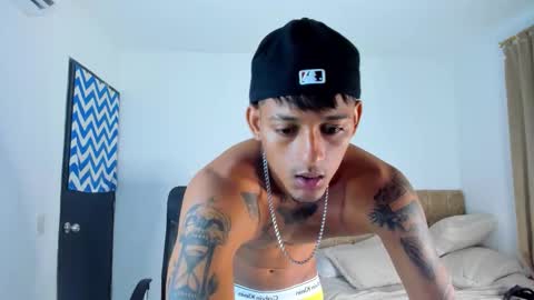 Snapshot of kings_latins chatting on 10.31.25 DOMINANT ALPHA KINGS online show from 10.31.25