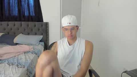 Snapshot of kings_latins chatting on 10.31.25 DOMINANT ALPHA KINGS online show from 10.31.25