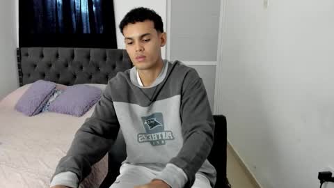 Snapshot of kings_latins chatting on 12.02.25 DOMINANT ALPHA KINGS online show from 12.02.25