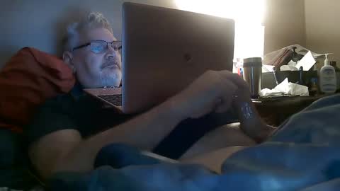 Snapshot of kingtongue10 chatting on 02.23.25 kingtongue10 online show from 02.23.25