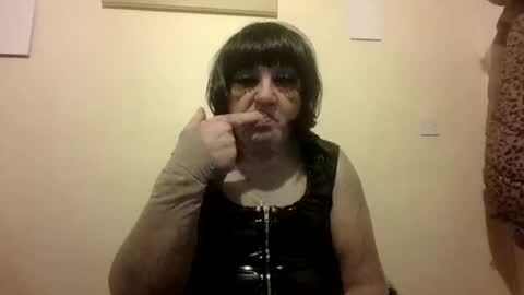 Cynthia Pvc lips online show from 01.07.25