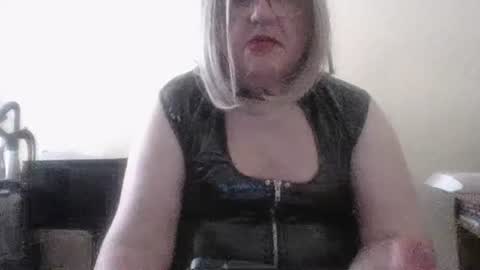 Cynthia Pvc lips online show from 06.18.26