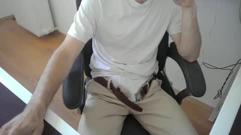 Snapshot of kinky_alaric chatting on 06.16.26 kinky_alaric online show from 06.16.26