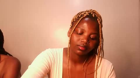 Snapshot of kinky_lola1 chatting on 10.14.25 Lola online show from 10.14.25