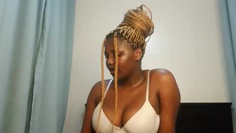 Snapshot of kinky_lola1 chatting on 10.18.25 Lola online show from 10.18.25