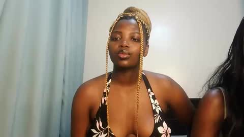 Snapshot of kinky_lola1 chatting on 10.20.25 Lola online show from 10.20.25