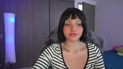 Snapshot of kinky_mj chatting on 03.30.26 Mary your fav curly girl online show from 03.30.26