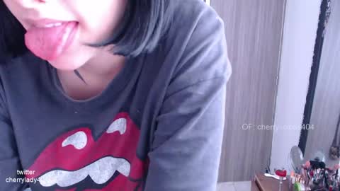Snapshot of kinky_mj chatting on 04.14.26 Mary your fav curly girl online show from 04.14.26