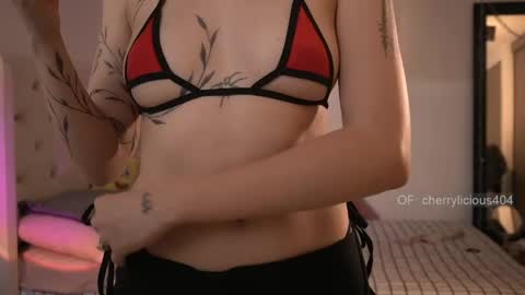 Snapshot of kinky_mj chatting on 05.26.26 Mary your fav curly girl online show from 05.26.26