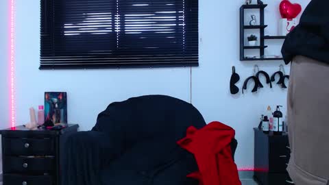 Allison  Diego online show from 02.22.25