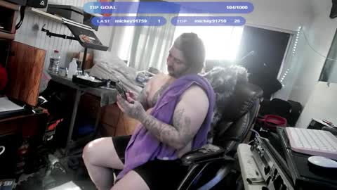 Snapshot of kinkybiguy14 chatting on 11.17.25 Kinky Cassie online show from 11.17.25