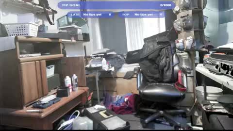 Snapshot of kinkybiguy14 chatting on 11.20.25 Kinky Cassie online show from 11.20.25