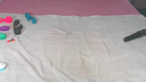 Snapshot of kinkybunz chatting on 12.04.25 KinyBunz online show from 12.04.25