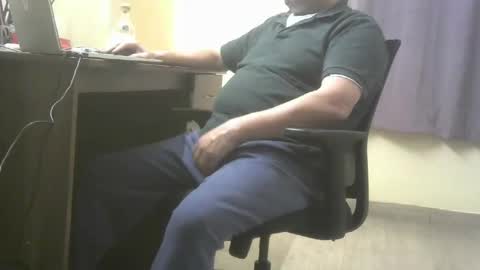 kinkyguy7979 online show from 11.22.25