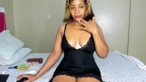 Snapshot of kinkylyla chatting on 07.03.26 Kinky online show from 07.03.26