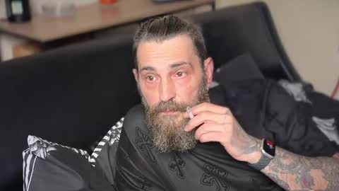 Snapshot of kinkyrusty chatting on 11.09.25 kinkyrusty online show from 11.09.25