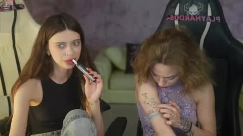 Snapshot of kira0541 chatting on 04.12.26 Sweet girls online show from 04.12.26