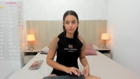 Snapshot of kira_dubois chatting on 03.10.26 Kira online show from 03.10.26