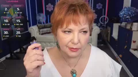 Kira Kennet online show from 11.05.25