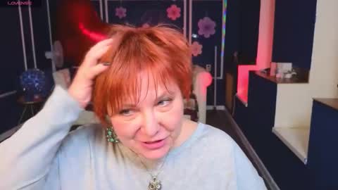 Kira Kennet online show from 04.22.26