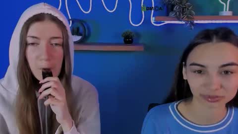 Snapshot of kira_light__ chatting on 10.23.25 kira_light__ online show from 10.23.25