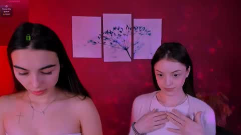 Snapshot of kira_light__ chatting on 11.20.25 kira_light__ online show from 11.20.25