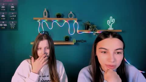 Snapshot of kira_light__ chatting on 11.27.25 kira_light__ online show from 11.27.25