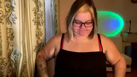 Snapshot of kiracobb chatting on 12.04.24 Just Kira online show from 12.04.24