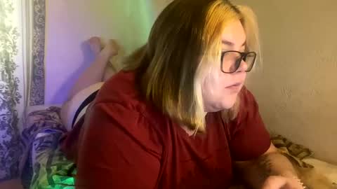 Snapshot of kiracobb chatting on 01.10.25 Just Kira online show from 01.10.25